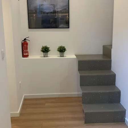 Five House 14b Semesterbostad